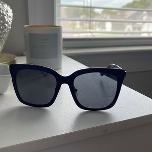 DIFF Black Sunglasses